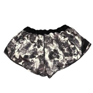 Lululemon Athletica Black and Gray Floral Athletic Shorts 2.5 size 6